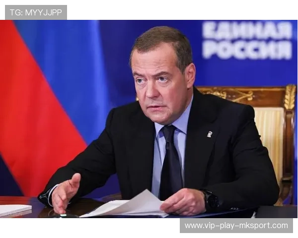 梅德韦杰夫硬地场上简直无解，节奏拿捏死死的，梅德韦杰夫专访